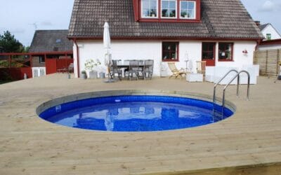 200m2 av terass med belyst pool i Furulund